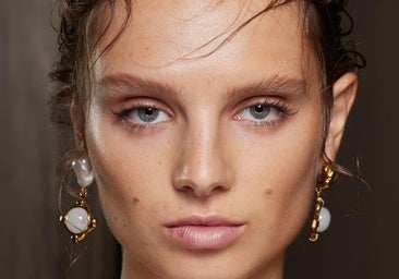 Mi peluquero me recomendó el wet look para mis comidas y cenas de empresa: cómo hacerlo paso a paso